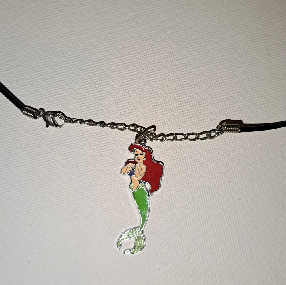 4/$15 🌻 Disney Ariel Little Mermaid Charm Necklace